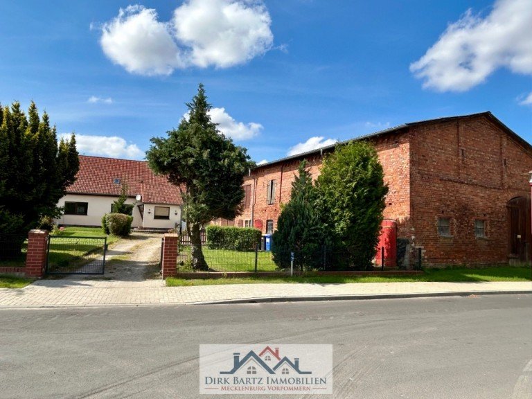 Ansicht Altkalen Doppelhaush�lfte Modernisierte Doppelhaush�lfte mit viel Potenzial in ruhiger Lage!!