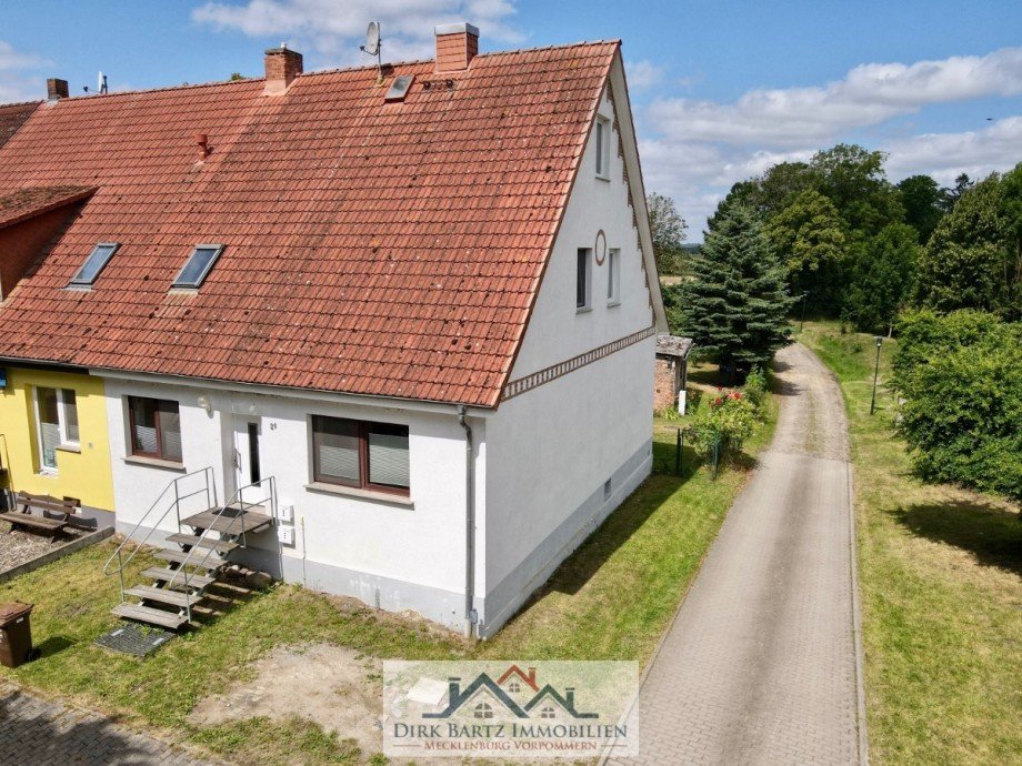 Seitenansicht Reihenendhaus Deyelsdorf-Bassendorf