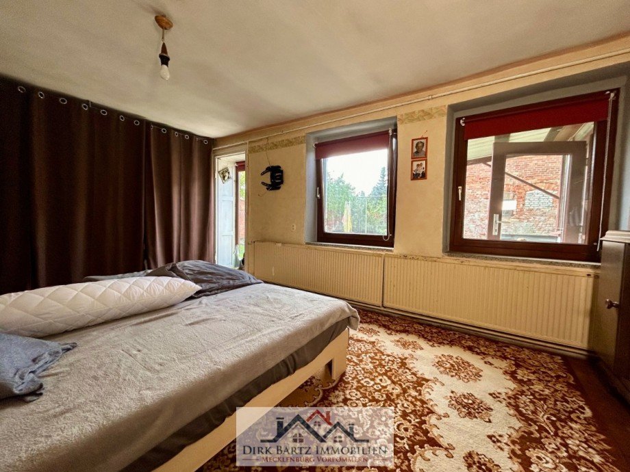 Schlafzimmer 2 EG Einfamilienhaus 17111
