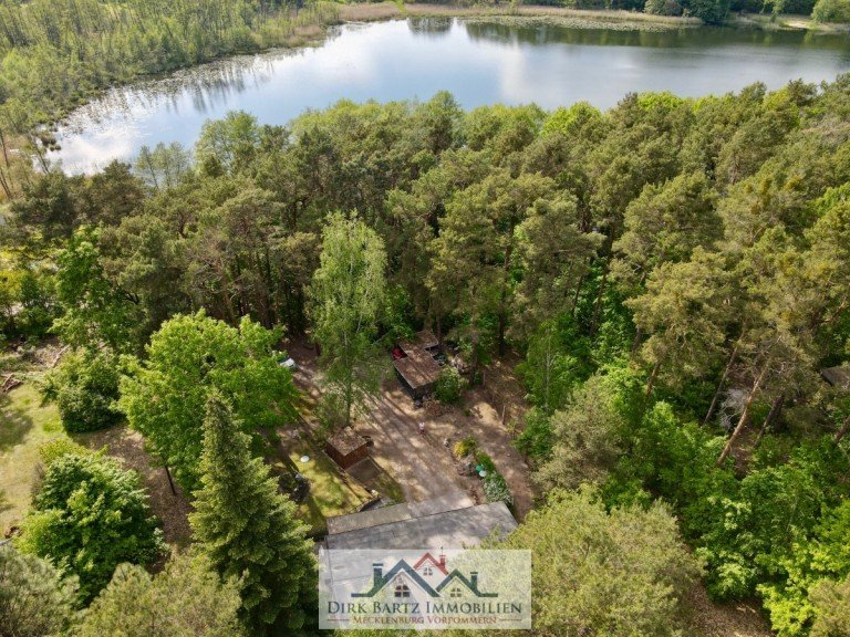 50 Meter zum Bauersee Wandlitz Haus Wohnen am See - Bungalow mit gro�em Waldgrundst�ck in Wandlitz!