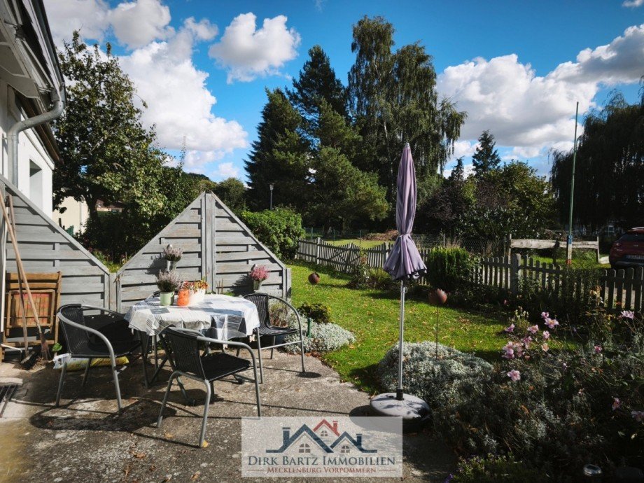Terrasse Vorderseite Doppelhaush�lfte Duvier