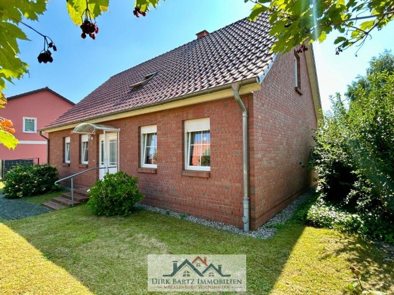 Titelbild Gielow Einfamilienhaus Gro�z�giges Einfamilienhaus mit gro�em Grundst�ck!!.