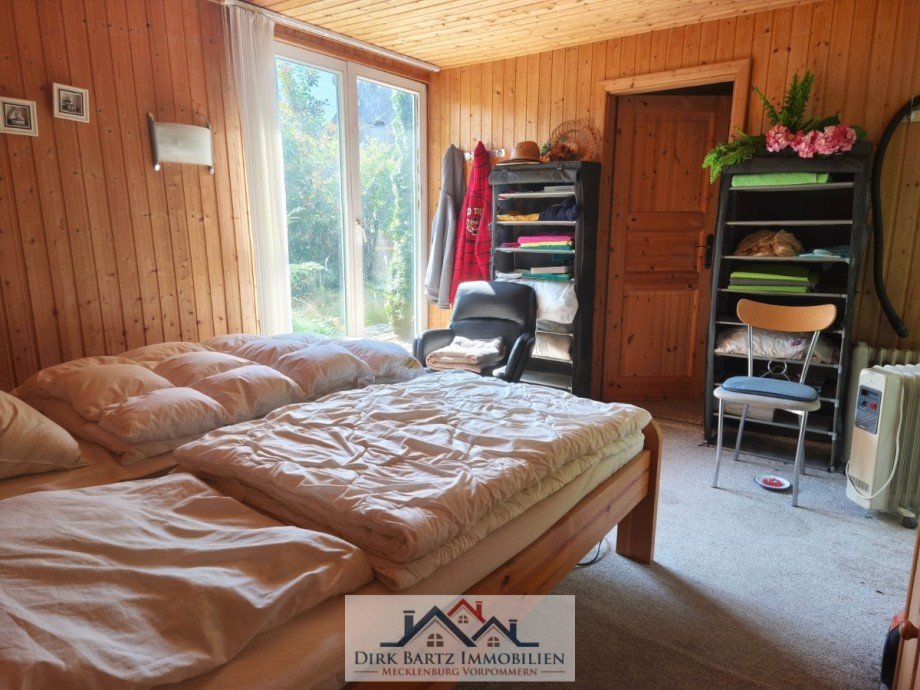 Schlafzimmer Terrasse links Ferienhaus Kr�slin