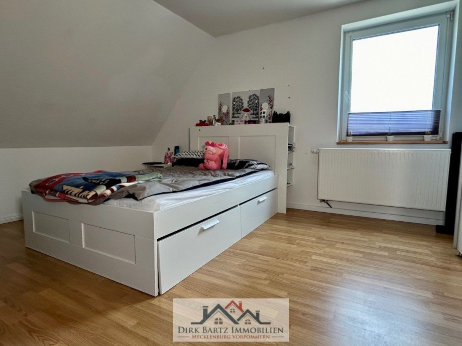 Schlafzimmer 2 OG Reihenendhaus Deyelsdorf-Bassendorf