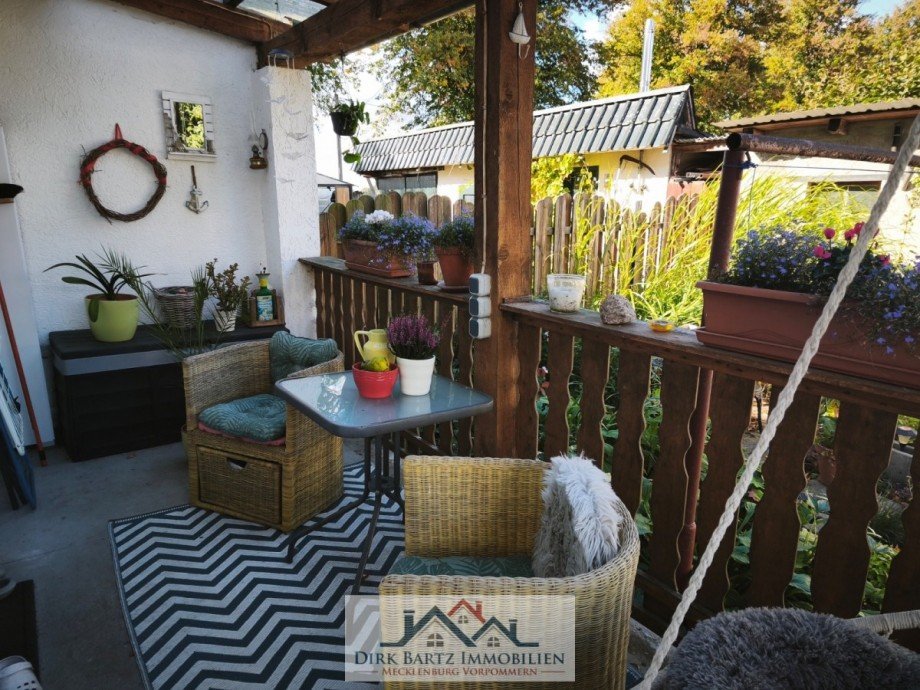Terrasse R�ckseite Doppelhaush�lfte Duvier