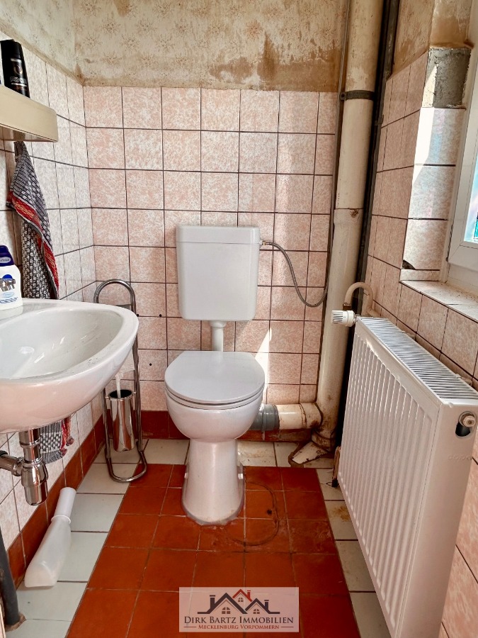 G�ste WC Doppelhaush�lfte V�lschow