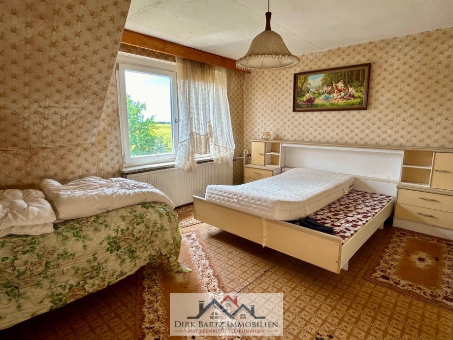 Schlafzimmer Doppelhaush�lfte V�lschow