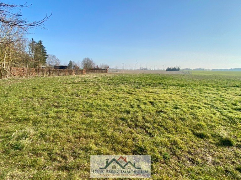 Bild... Wolde Wohngrundst�ck Gro�es Baugrundst�ck in der N�he von Neubrandenburg in Schmiedenfelde!!