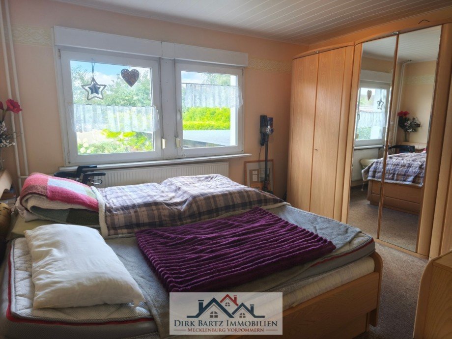 Schlafzimmer 2 EG Einfamilienhaus Dargun