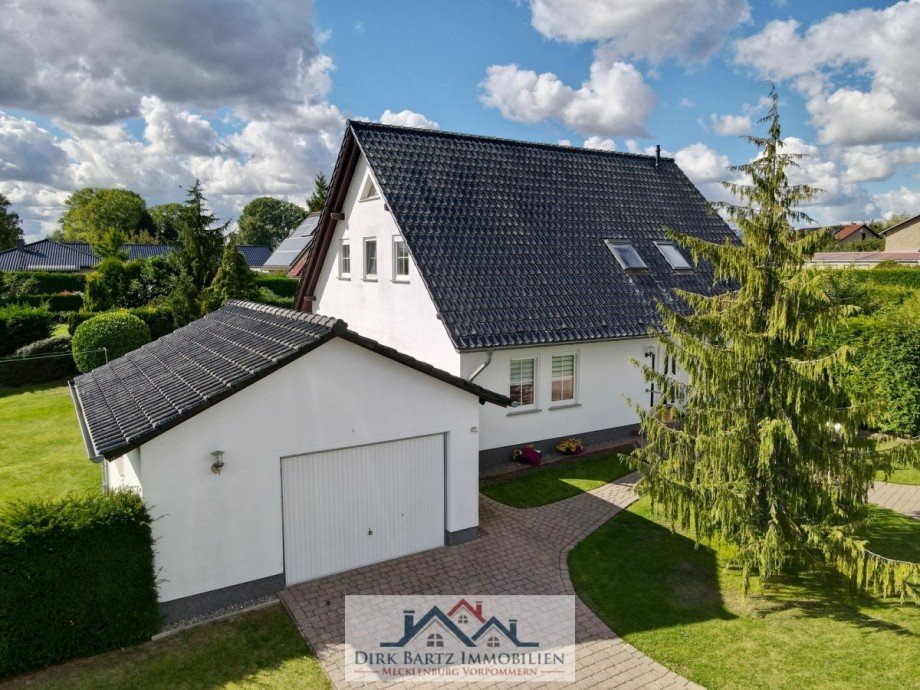 Ansicht von der Zufahrt Einfamilienhaus Loitz