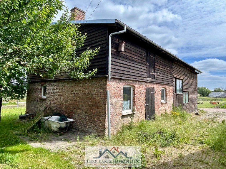 IMG_8264 V�lschow Einfamilienhaus Handwerker aufgepasst Siedlungshaus mit Scheunenteill Gro�es Grundst�ck!